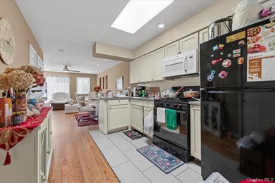 This beautiful, legal 2 Dwelling- property, 24 yrs old, 18.75 x - photo 8