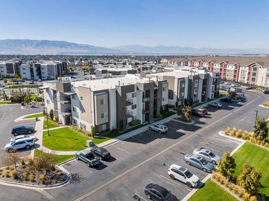 This modern 18-unit, Class A apartment building in rapidly - photo 3