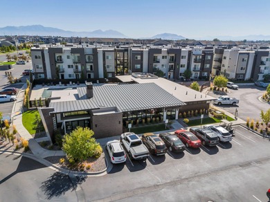 This modern 18-unit, Class A apartment building in rapidly - photo 5