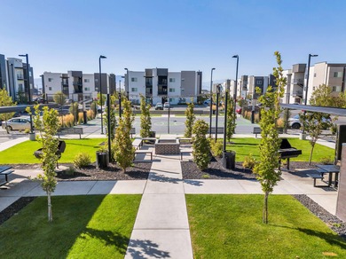 This modern 18-unit, Class A apartment building in rapidly - photo 6