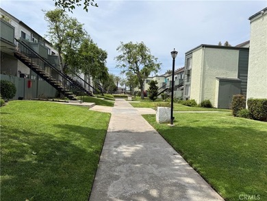 Beautifully Updated 2-Bedroom Condo in Prime Santa Ana Location - photo 5