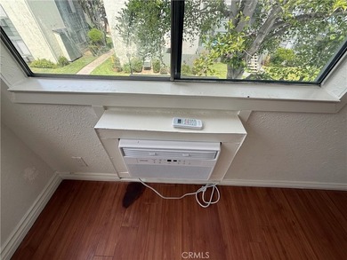 Beautifully Updated 2-Bedroom Condo in Prime Santa Ana Location - photo 7