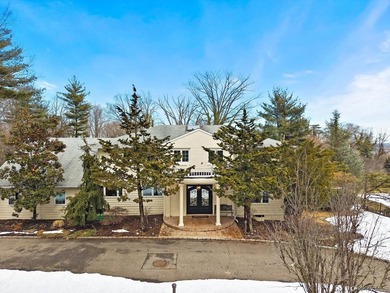 (private lake, pond, coastal) Home For Sale in Great Neck New York