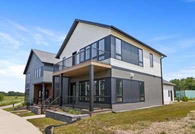 This home is located in one of Oak Creek's finest communities - photo 2