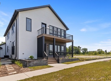 This home is located in one of Oak Creek's finest communities - photo 3