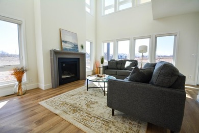 This home is located in one of Oak Creek's finest communities - photo 5