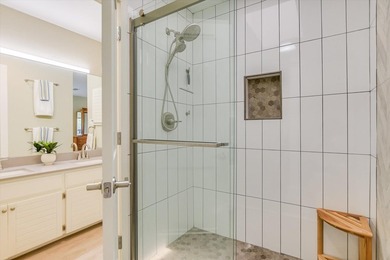 LOCATION, LOCATION, LOCATION! This amazing townhome in Horseshoe - photo 15