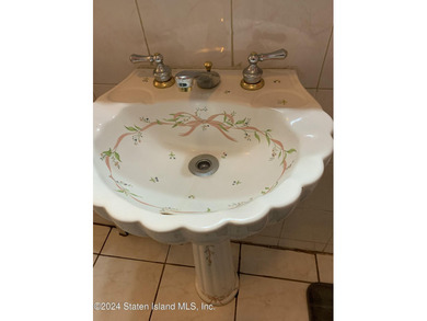 Looking for a detached home a stone's throws from the Verrazzano - photo 19