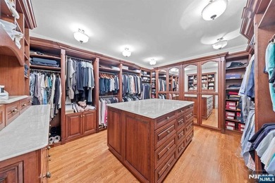 See Virtual Tour for a comprehensive video tour, floor plans & - photo 35