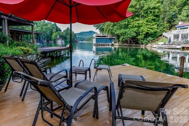 LAKE LURE LAKEFRONT HOME WITH BEAUTIFUL MOUNTAIN VIEWS! This 3 - photo 6