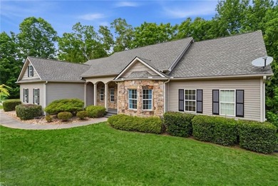 BEAUTIFUL CUSTOM LAKE HOME! Experience peaceful lake living in - photo 1