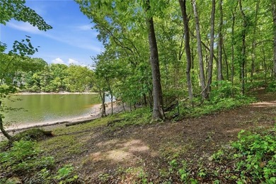BEAUTIFUL CUSTOM LAKE HOME! Experience peaceful lake living in - photo 5