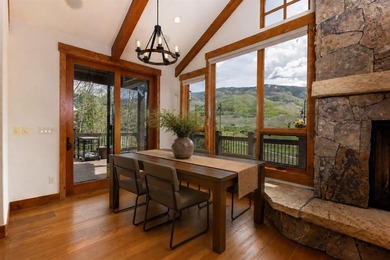 Excellent condition Fox Valley residence at The Raven, featuring - photo 7