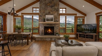 Excellent condition Fox Valley residence at The Raven, featuring - photo 10