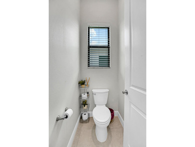 1YR NEW Kolter POOL home Meticulously maintained and beautifully - photo 17