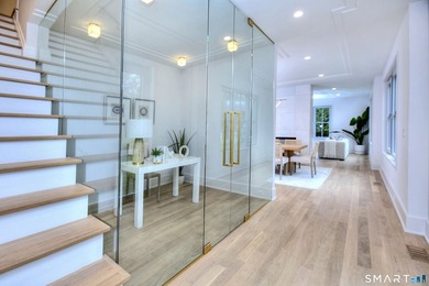 Located on a quiet cul de sac only one mile from Metro North - photo 2