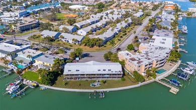 Located in the desirable Isle of Capri community, in popular - photo 1