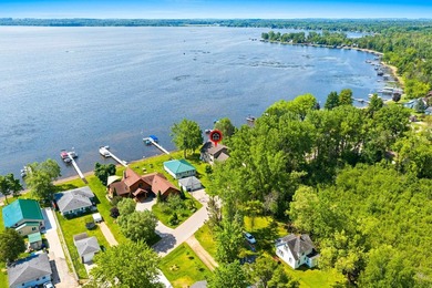 Spectacular waterfront property with approximately 100ft of - photo 11