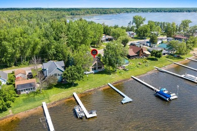 Spectacular waterfront property with approximately 100ft of - photo 15
