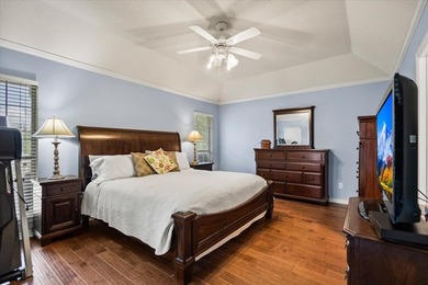 New to the market, this beautifully appointed three bedroom, two - photo 22