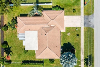 Move-in Ready Home in Lake Rogers Area of Boca Raton This - photo 2