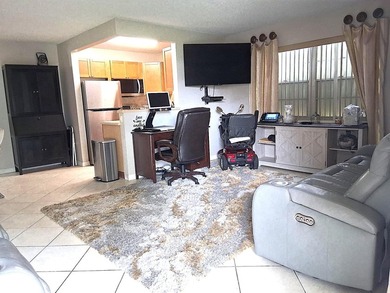 **FIRST FLOOR** UPDATED and SPACIOUS 1 BEDROOM 1 & a 1/2 baths - photo 4