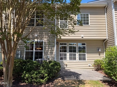 Enjoy low-maintenance living in the desirable Calloway Green - photo 5
