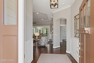 Stunning, free-flowing open-concept residence offering refined - photo 5