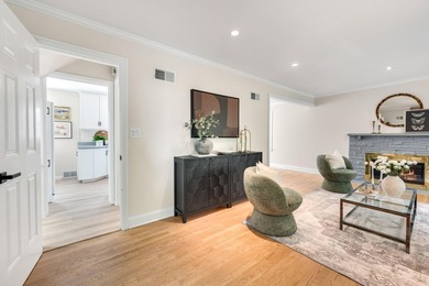 Nestled on a quiet cul-de-sac, this beautifully maintained - photo 3