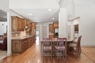 Immaculate and thoughtfully designed, this four sided brick - photo 17