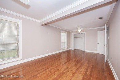 Welcome to 1907 9th Street in Pascagoula, where classic - photo 23