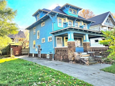 Welcome HOME to 9112 Parmelee Ave, in Cleveland! A charming and - photo 2