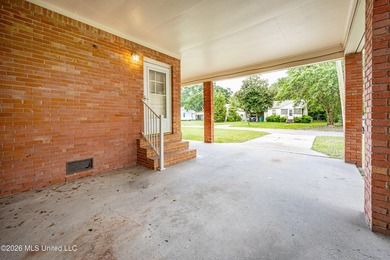 Welcome to 1907 9th Street in Pascagoula, where classic - photo 35