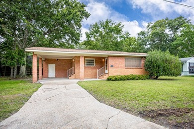 Welcome to 1907 9th Street in Pascagoula, where classic - photo 40