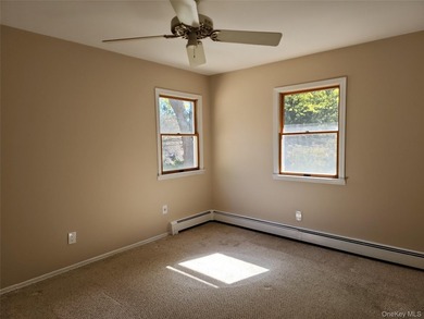 Spacious Colonial with 7 rooms 4 beds and 1.5 baths located in - photo 11