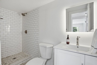 Welcome to this beautifully fully renovated 2-bedroom - photo 17