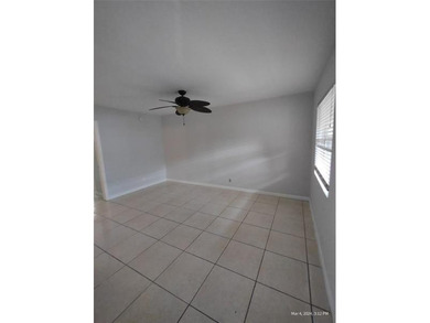 INVESTOR SPECIAL!! Charming and Bright 2bed/1bath Unit in - photo 18