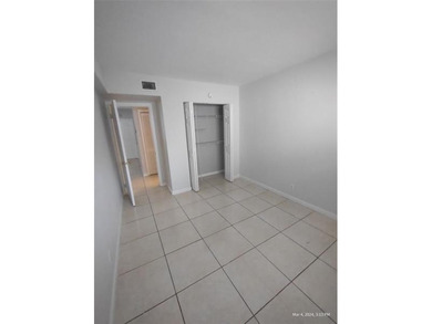 INVESTOR SPECIAL!! Charming and Bright 2bed/1bath Unit in - photo 19