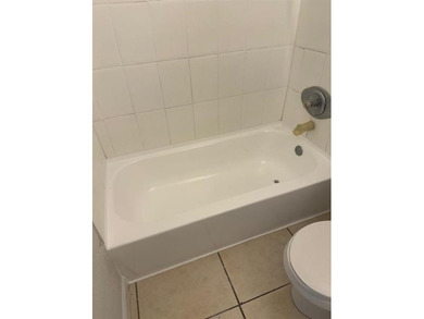INVESTOR SPECIAL!! Charming and Bright 2bed/1bath Unit in - photo 22