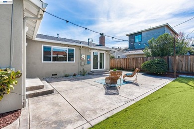 Experience the unparalleled blend of prime location, vibrant - photo 29