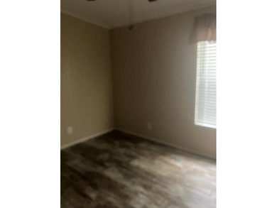 Extremely clean 2017 Oak Manor MH, approx. 15.5x64 with all - photo 32