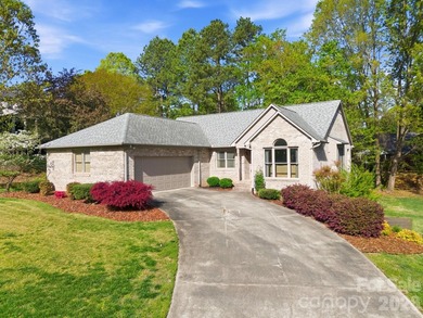 Welcome to 406 Vincent Court, nestled in the desirable Corbin - photo 3