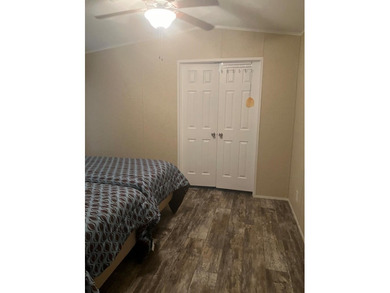 Extremely clean 2017 Oak Manor MH, approx. 15.5x64 with all - photo 41