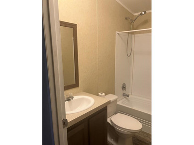 Extremely clean 2017 Oak Manor MH, approx. 15.5x64 with all - photo 43