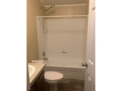 Extremely clean 2017 Oak Manor MH, approx. 15.5x64 with all - photo 44