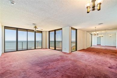 This 5th-floor corner unit offers exceptional views and