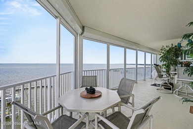 RARE CORNER UNIT NOW AVAILABLE at Harbor Pointe! Ready for - photo 5