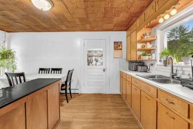 Charming Ranch Style home sitting on 22+/- acres in the small - photo 3