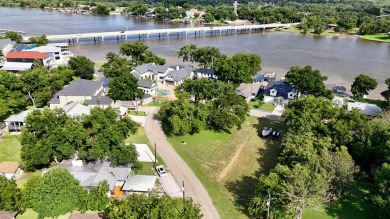 Lake Home For Sale in Kingsland, Texas