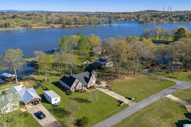 PRICED UNDER COMPS- Do not miss this great buy on Lay Lake. This - photo 14